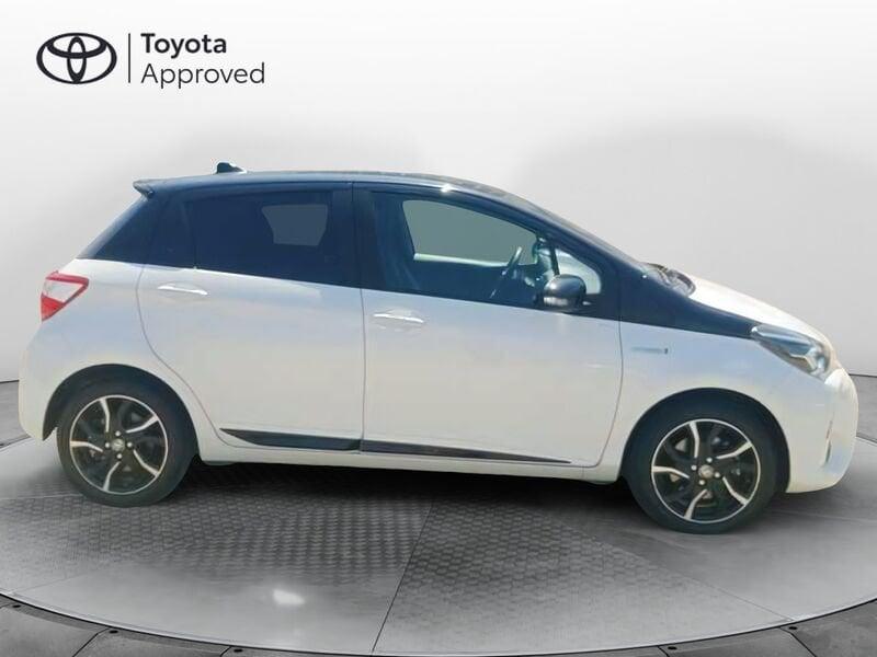 Toyota Yaris 1.5 hybrid Trend White Edition