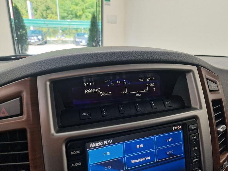 Mitsubishi Pajero Pajero 3.2 DI-D 16V 3p. Instyle AUTOCARRO N1 2 POSTI