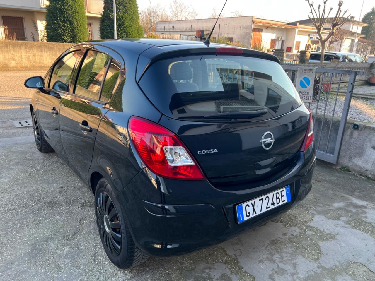 Opel Corsa 1.2 BENZINA 5P. 2013 POCHI KM NEOPATENTATI