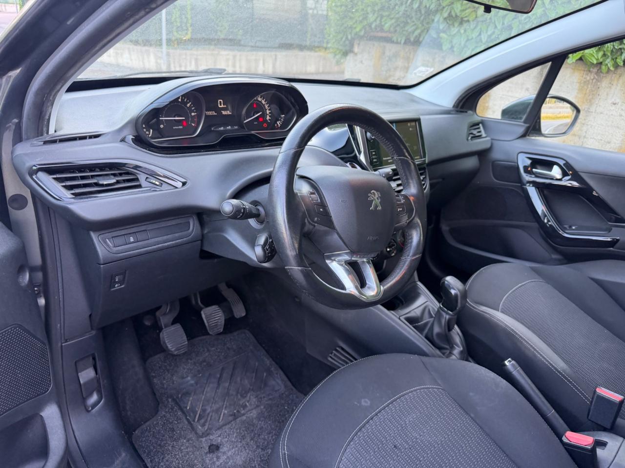 Peugeot 208 PureTech 82 5 porte Allure