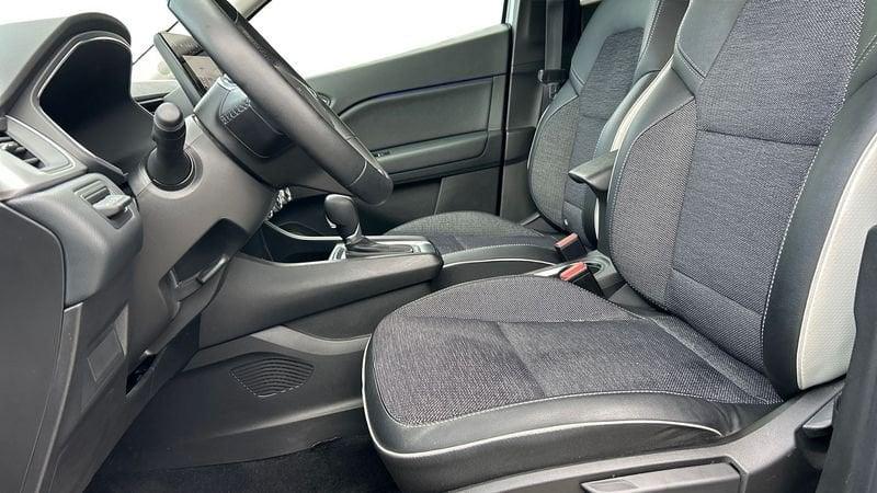 Renault Captur 1.6 E-Tech hybrid Techno Fast Track 145cv auto 1.6 E-TECH Hybrid Techno Fast Track Auto