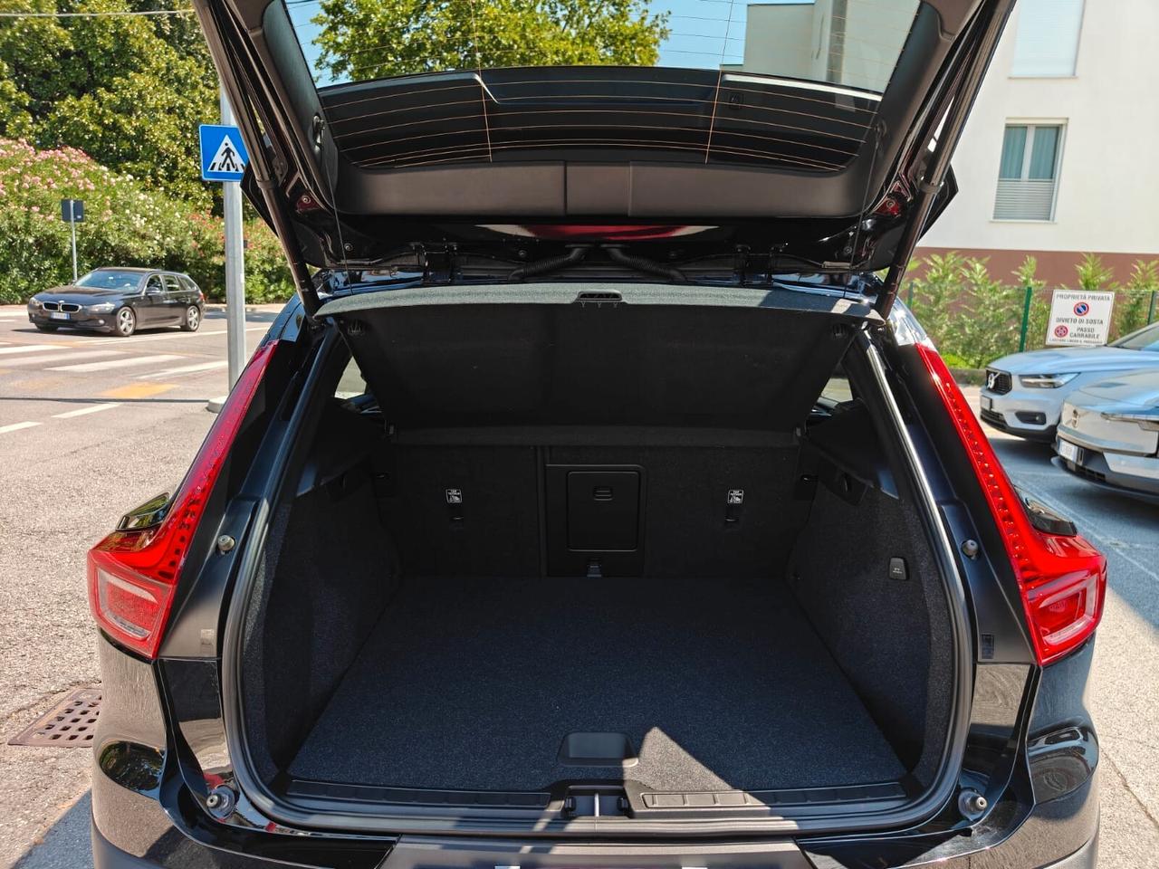 Volvo XC40 T4 Recharge Plug-in Hybrid automatico Plus Dark