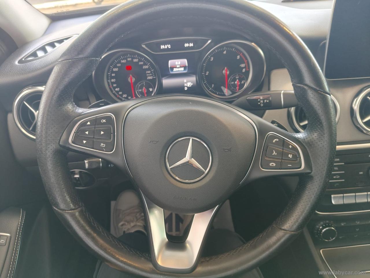 MERCEDES-BENZ GLA 200 d Automatic Sport