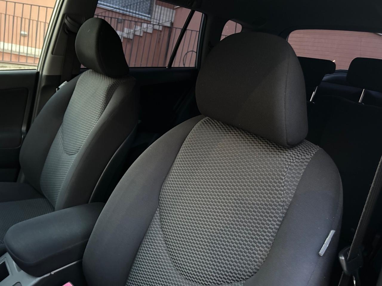 Toyota RAV 4 RAV4 2.2 D-4D 136 CV Sol unico propri