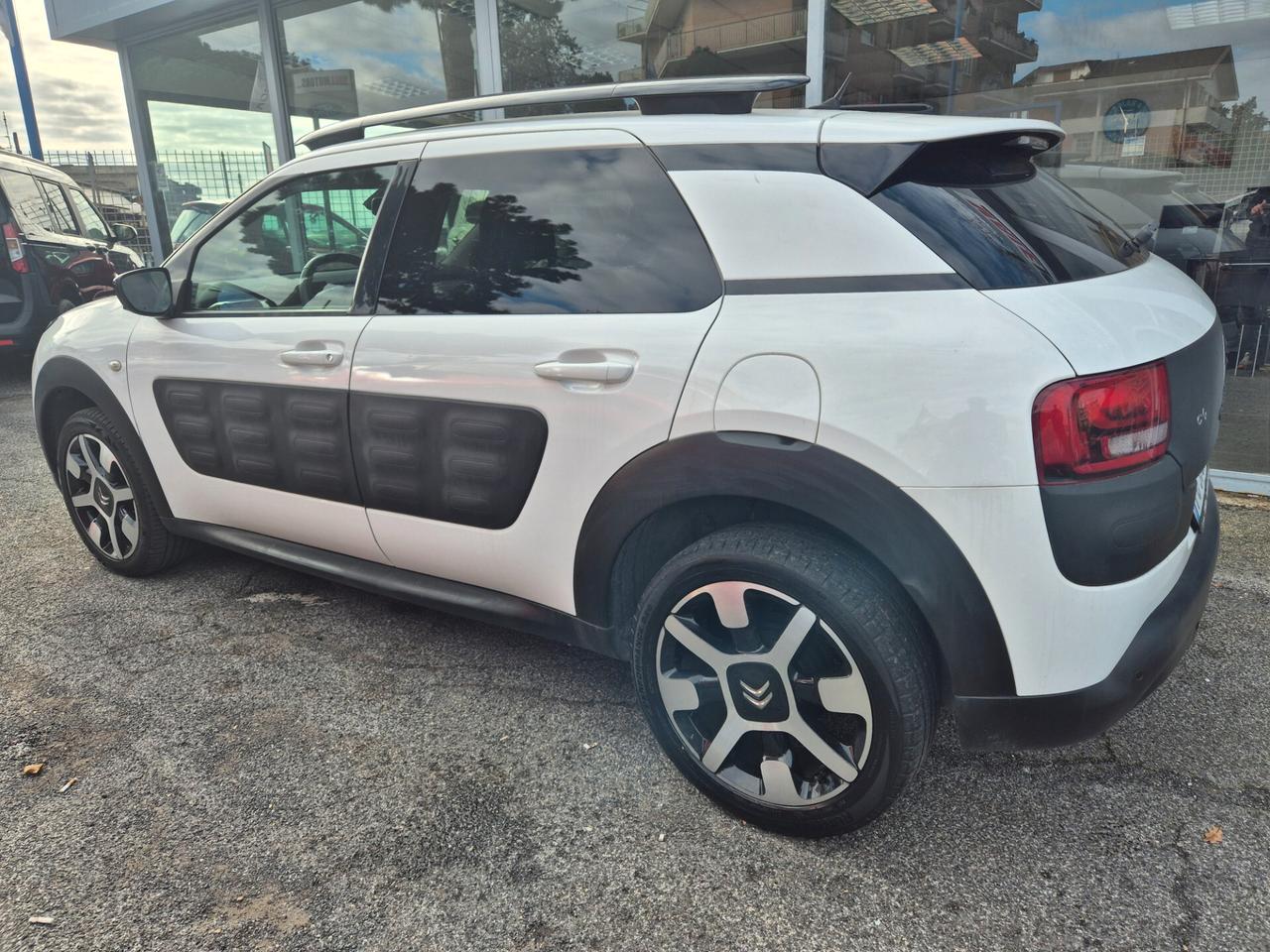 Citroen C4 Cactus BlueHDi 100 Shine