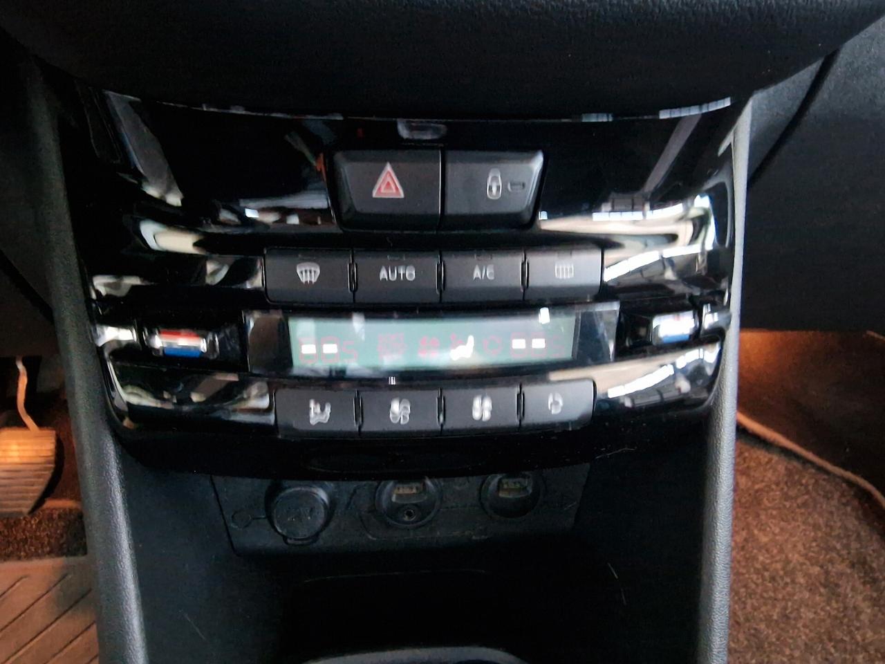 Peugeot 208 1.6 e-HDi 115 CV Stop&Start 5 porte Allure