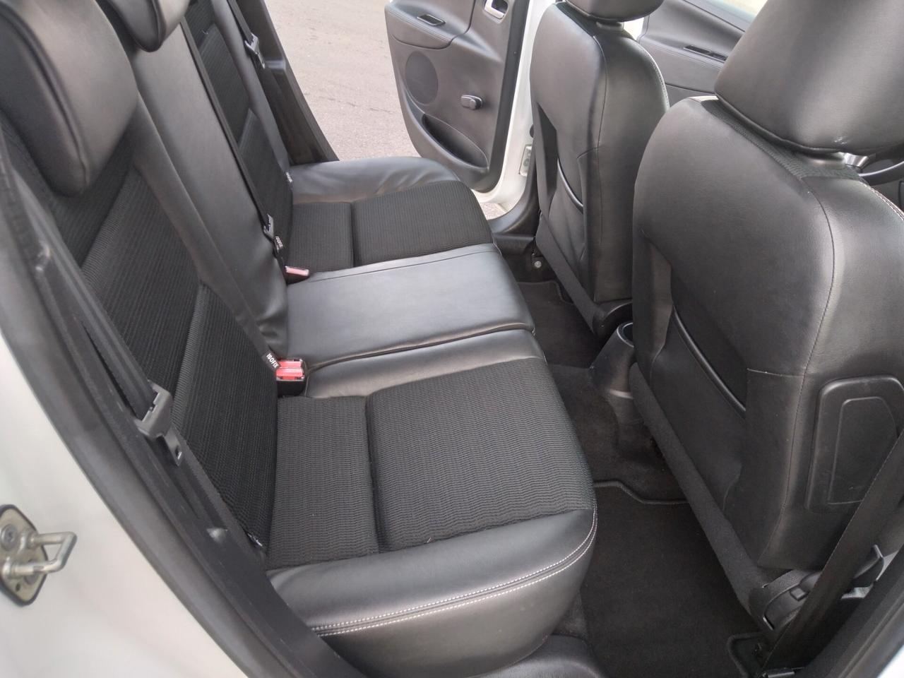 Peugeot 207 1.6 turbo 156CV 6marce 5p. Allure