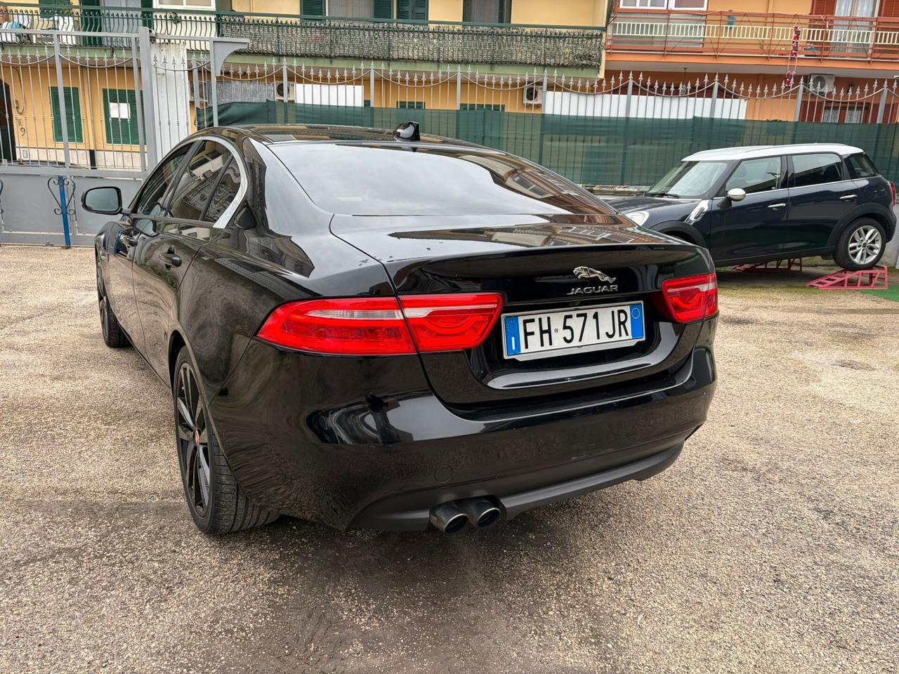 Jaguar XE 2.0 D Turbo Portfolio 2017 come nuova