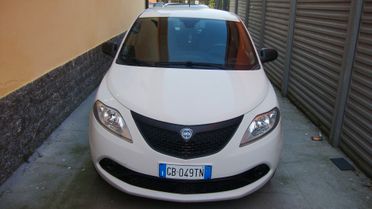 Lancia Ypsilon 1.0 FireFly 5 porte S&S Hybrid Ecochic