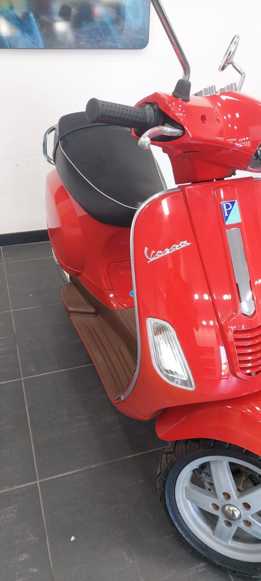Piaggio Vespa 125 LX BASE