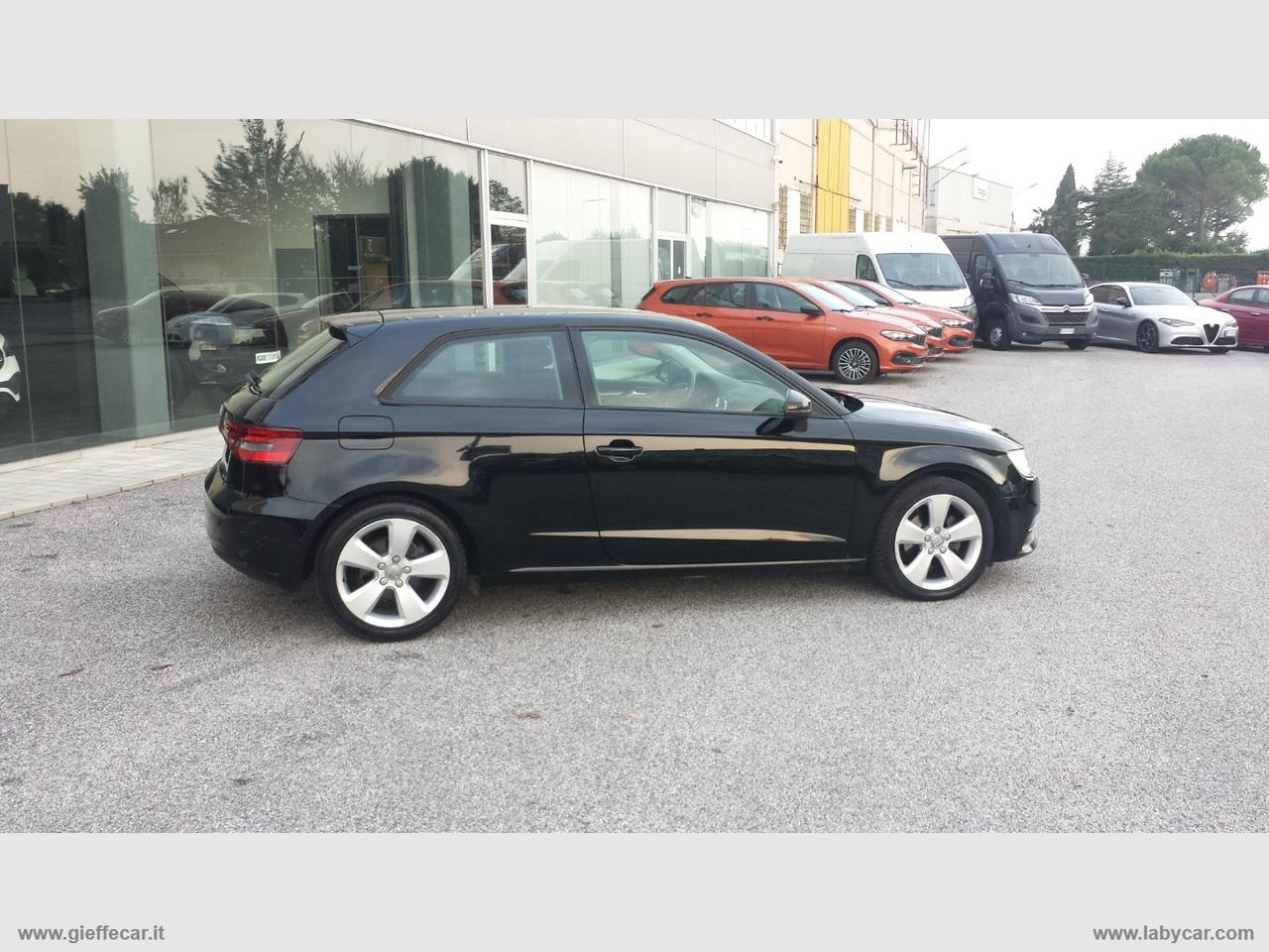 AUDI A3 1.6 TDI 105 CV YOUNG