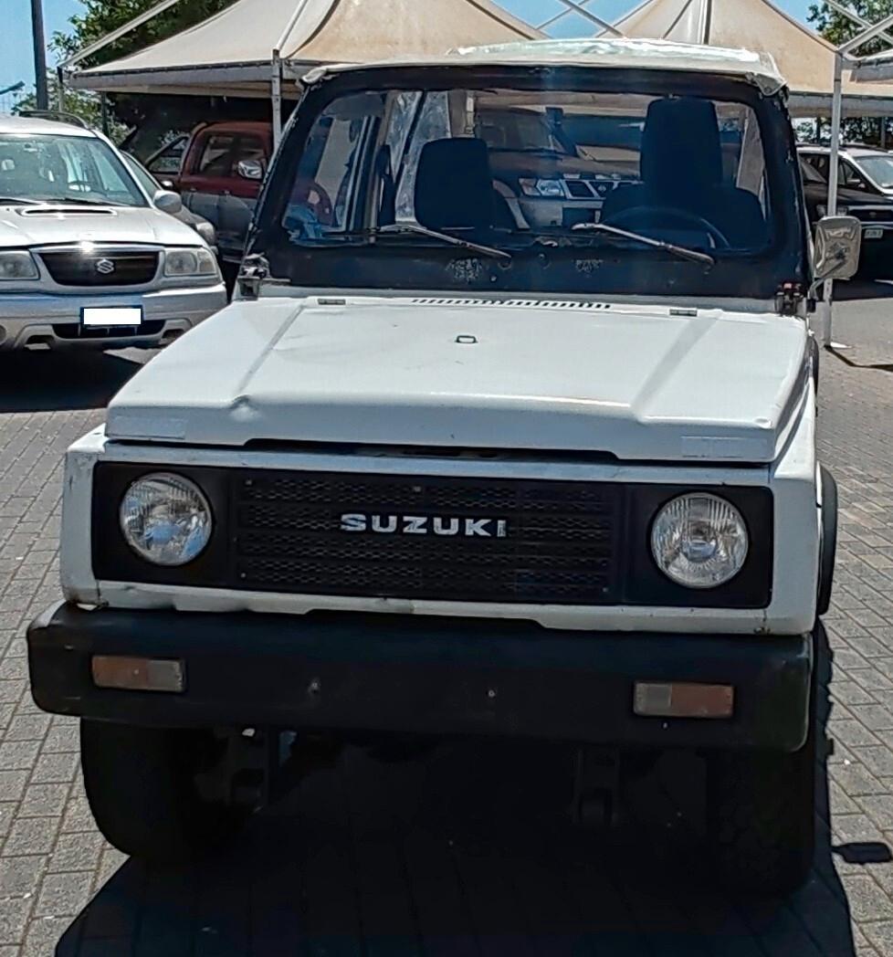 Suzuki SJ413 Cabriolet De Luxe
