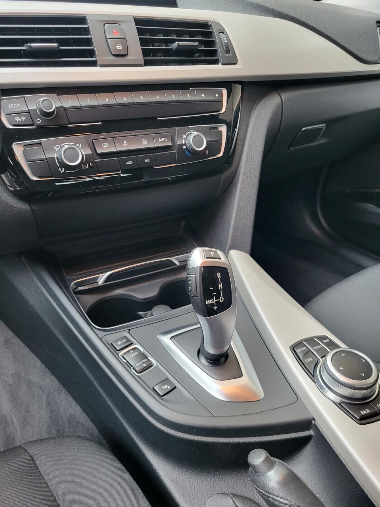 Bmw 320d xDrive Touring Business Advantage