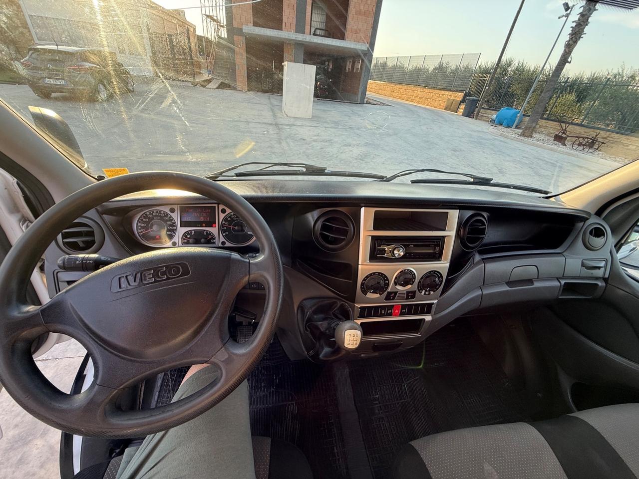 Iveco Daily furgonato 136 cv con clima e vetri elettronici