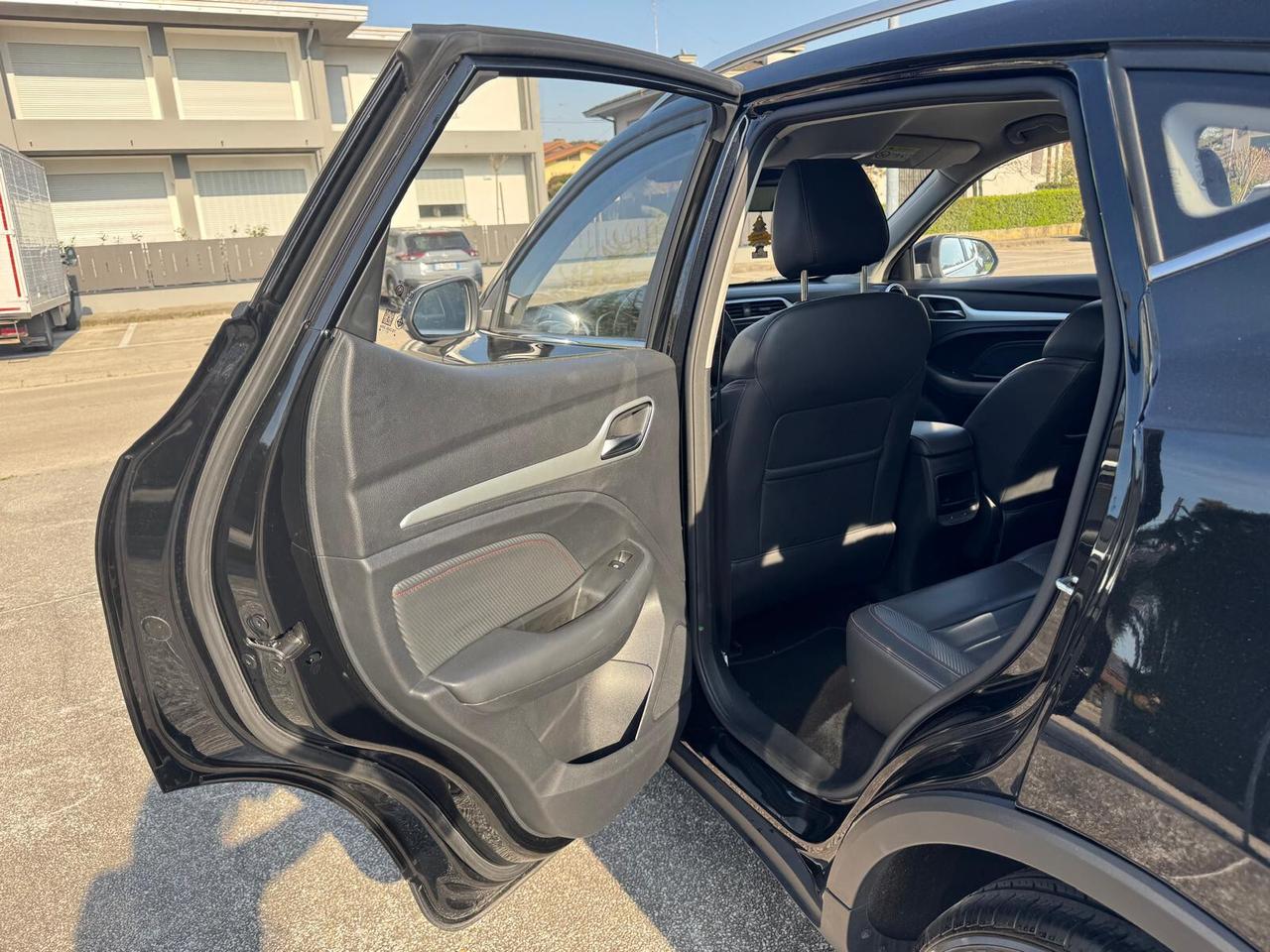 MG ZS 1.5 VTi-tech Luxury – 2023 – Perfetta