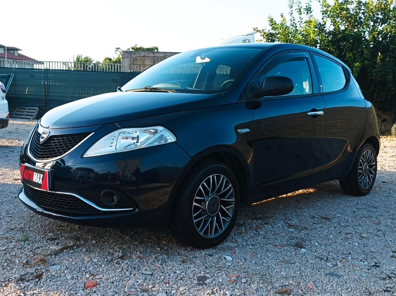 Lancia Ypsilon 1.2 69 CV 5 porte GPL Ecochic Platinum