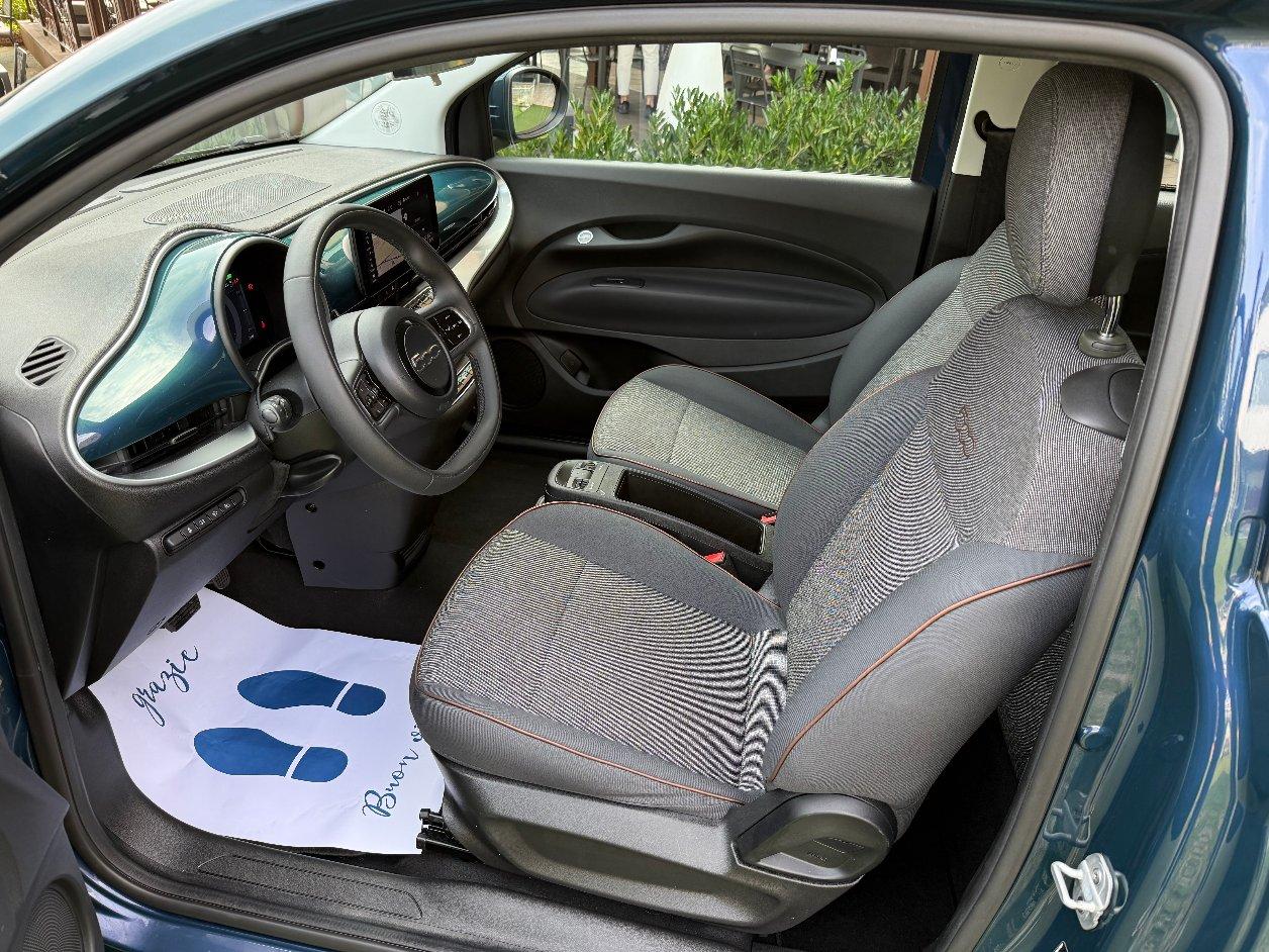 Fiat 500e 42 kWh Icon - 15000KM - IVA ESPOSTA