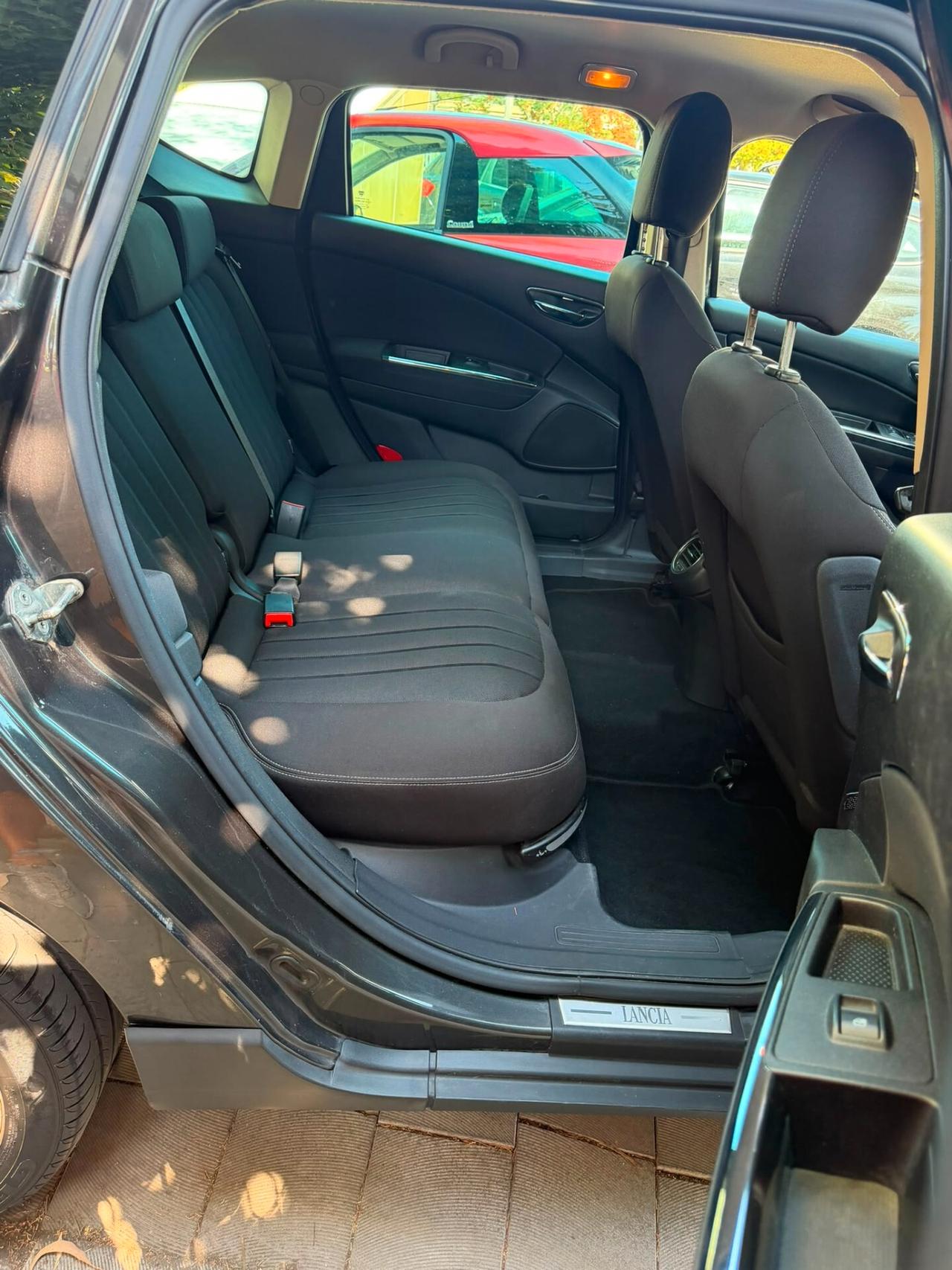 Lancia Delta 1.6 MJT DPF Silver
