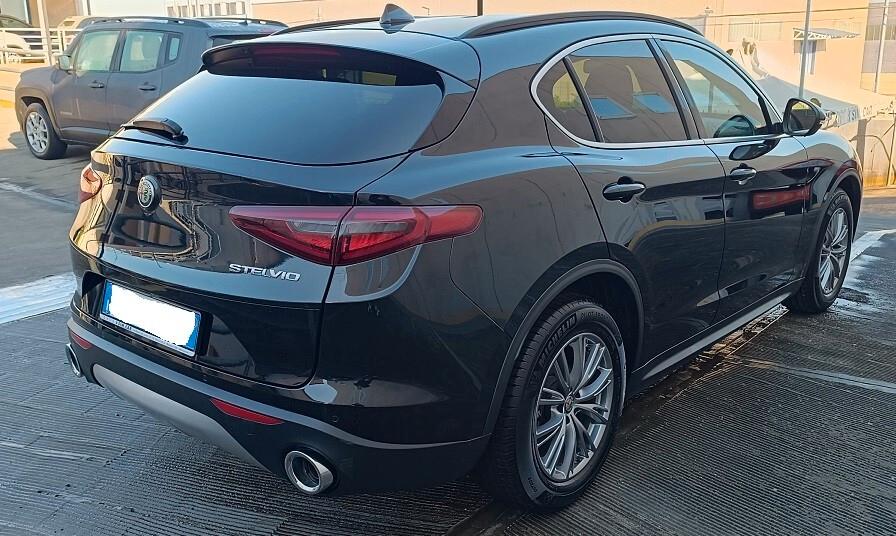 Alfa Romeo Stelvio 2.2 Turbodiesel 190 CV AT8 RWD Business