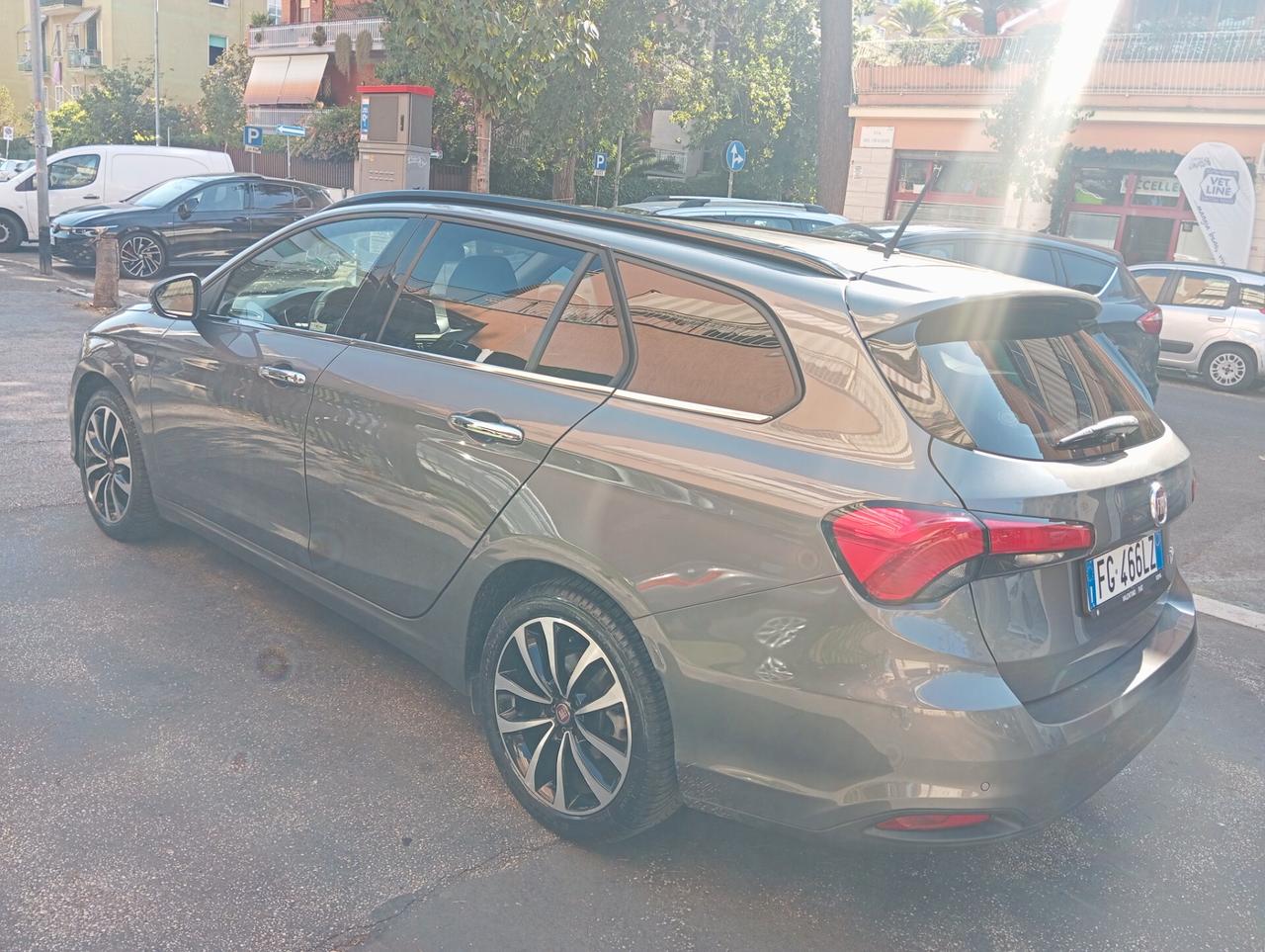 Fiat Tipo 1.6 Mjt SW Lounge offerta del mese