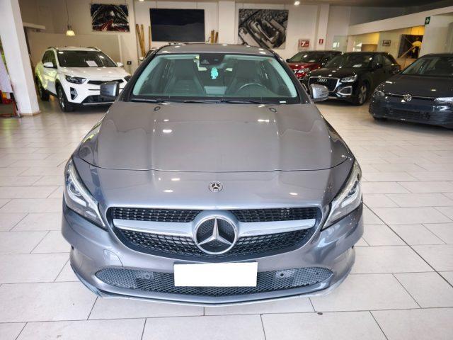 MERCEDES-BENZ CLA 200 d Shooting Brake Automatic Executive Lega Navi