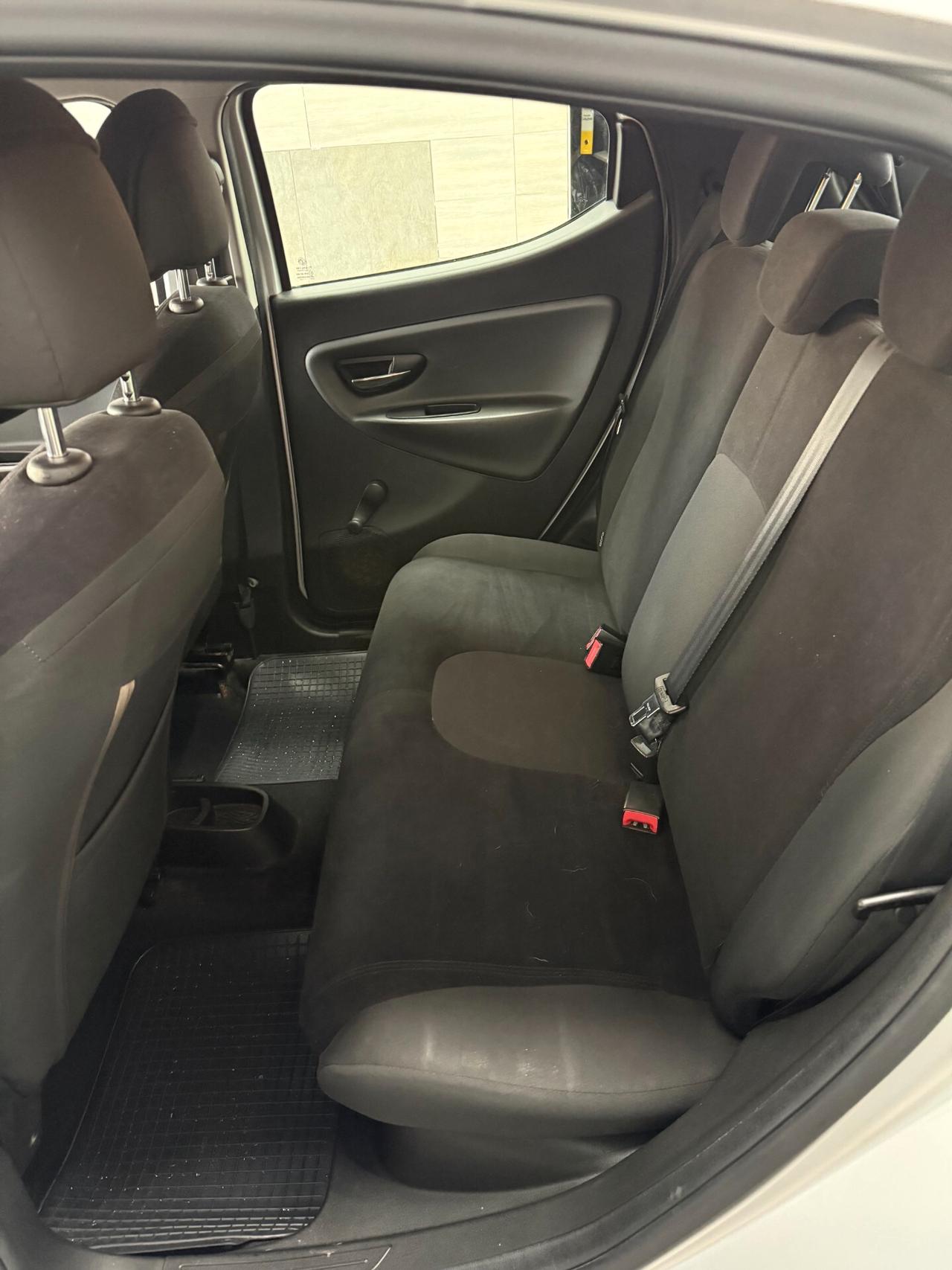 Lancia Ypsilon 1.2 69 CV 5 porte GPL Ecochic Platinum