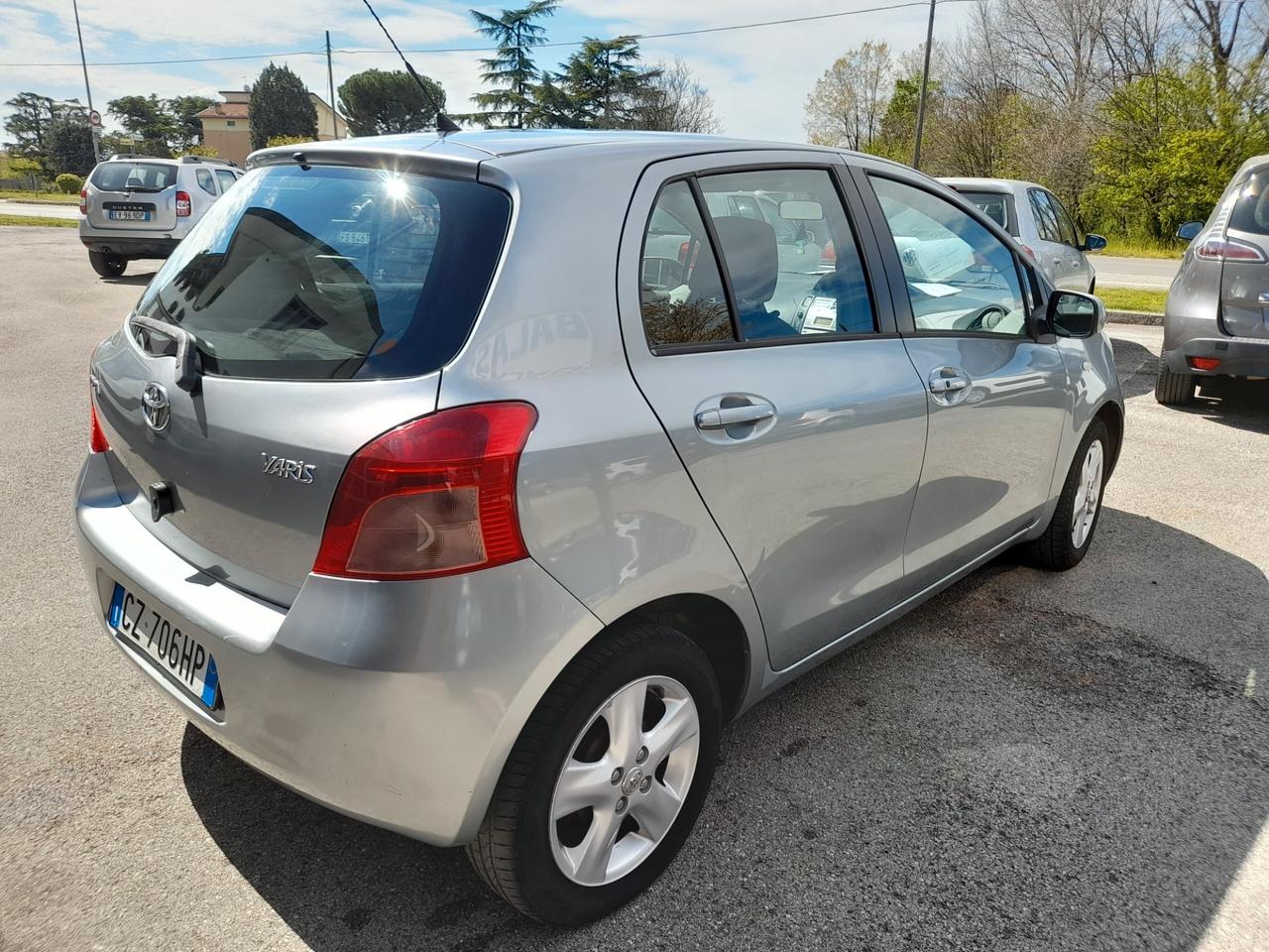 Toyota Yaris 1.0 5 porte Sol