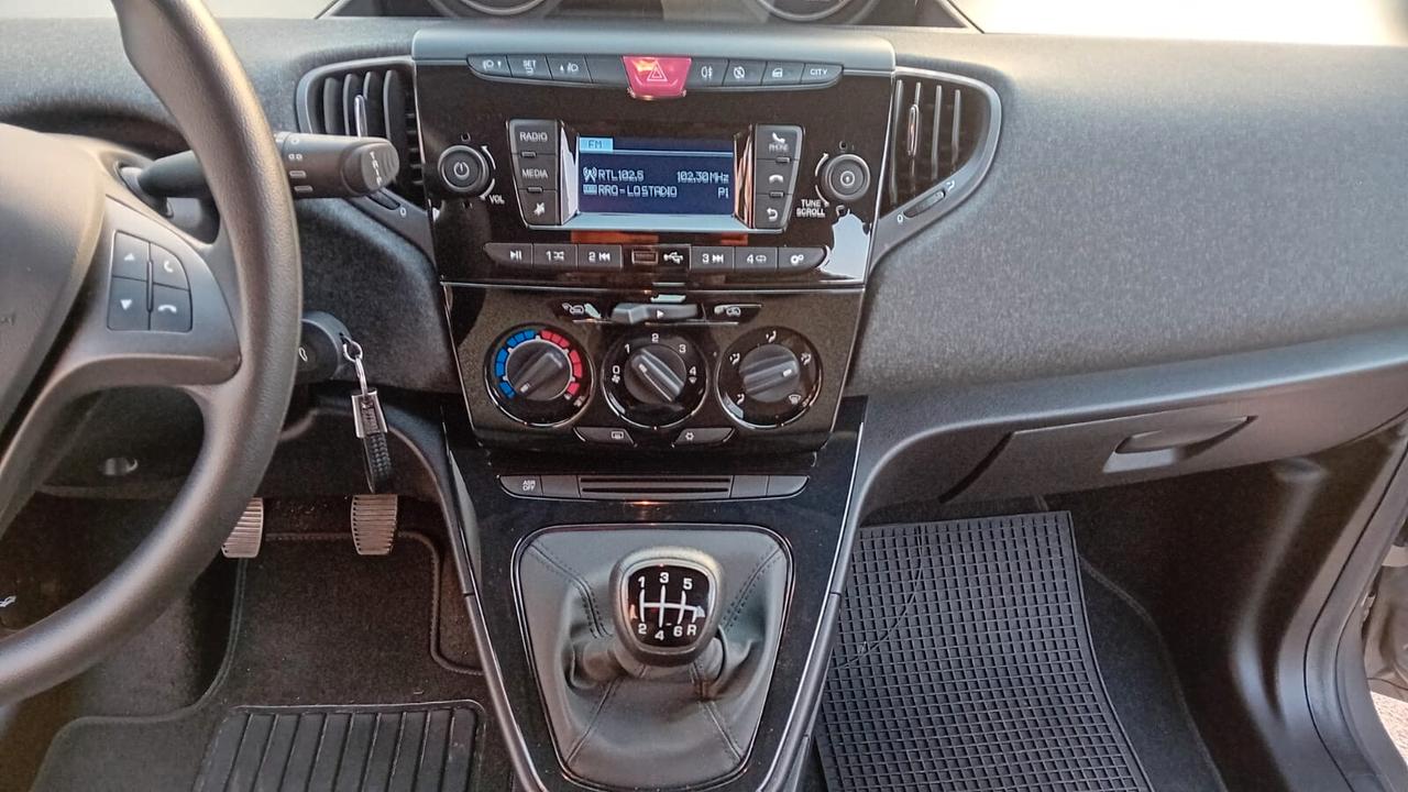 Lancia Ypsilon 1.0 FireFly 5 porte S&S Hybrid UnYca