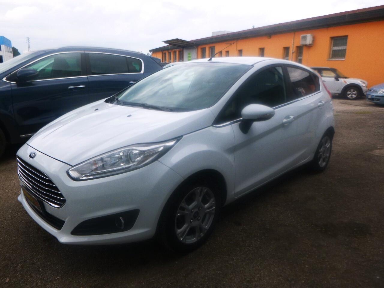 Ford Fiesta 1.5 TDCi 75CV 5 porte Titanium.NEOPATENTATI