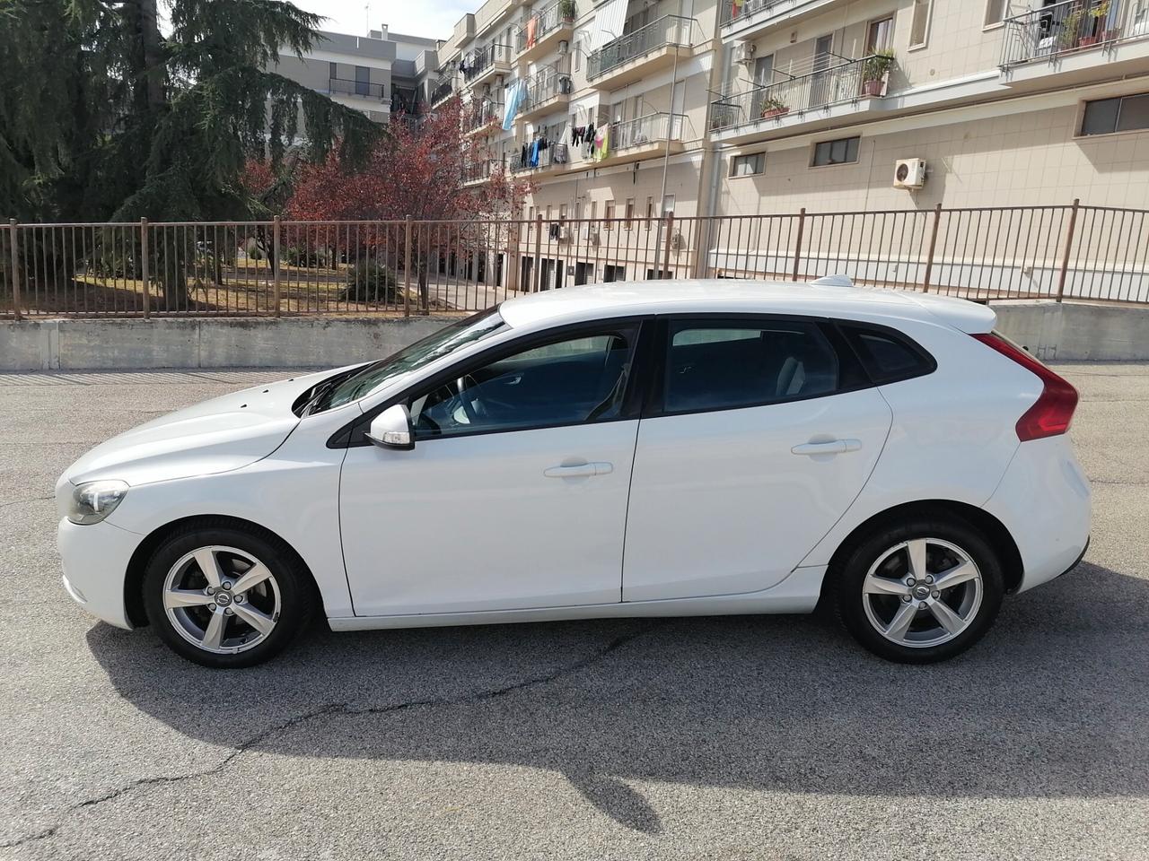 Volvo V40 D2 1.6 Momentum 115cv 2015