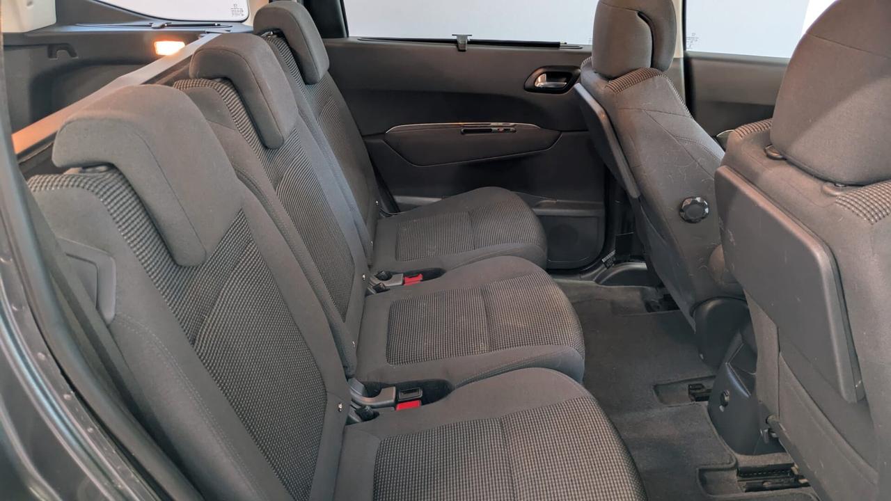 Peugeot 5008 1.6 HDi 115CV Business