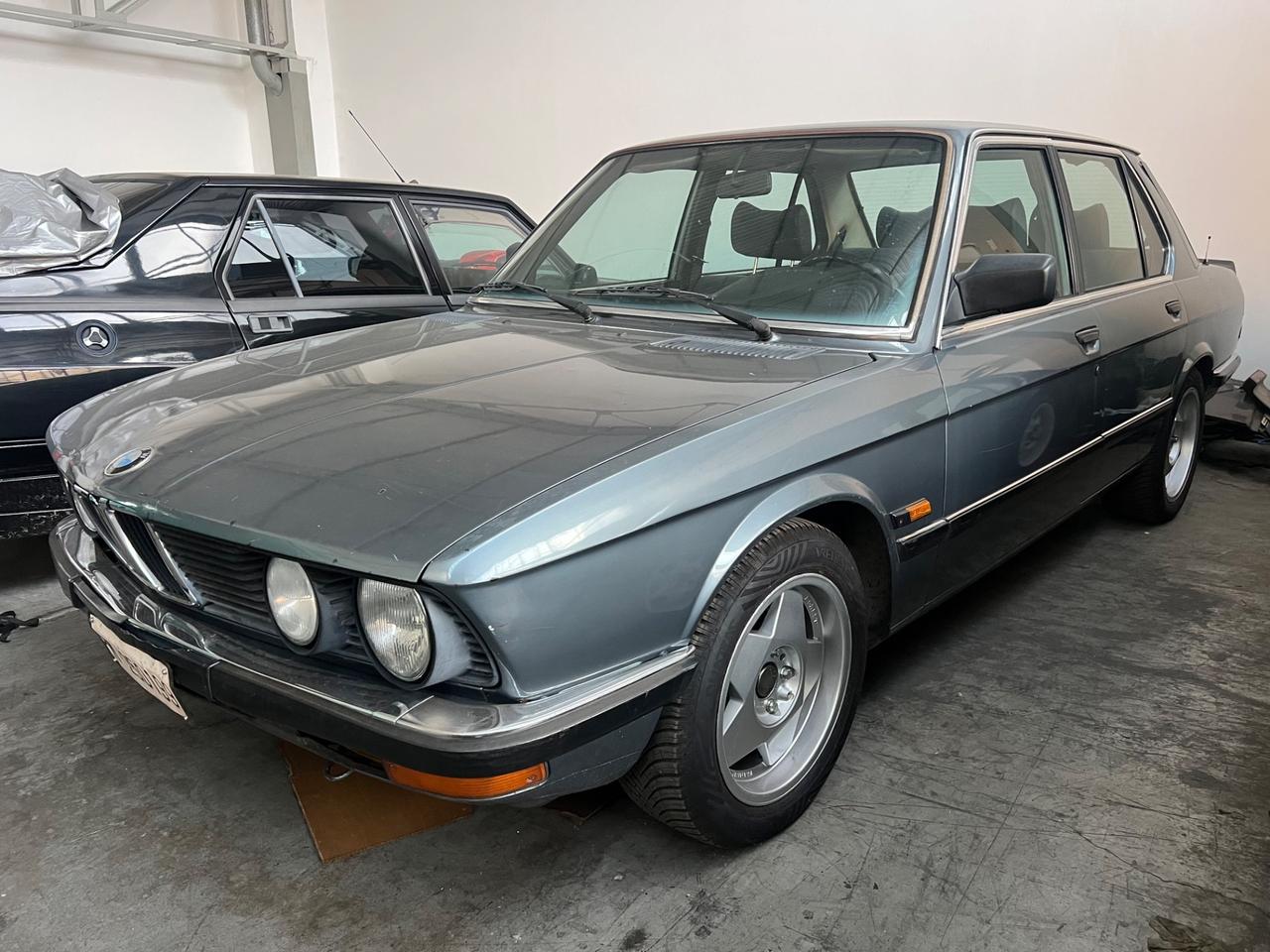 Bmw 520 i modello e28