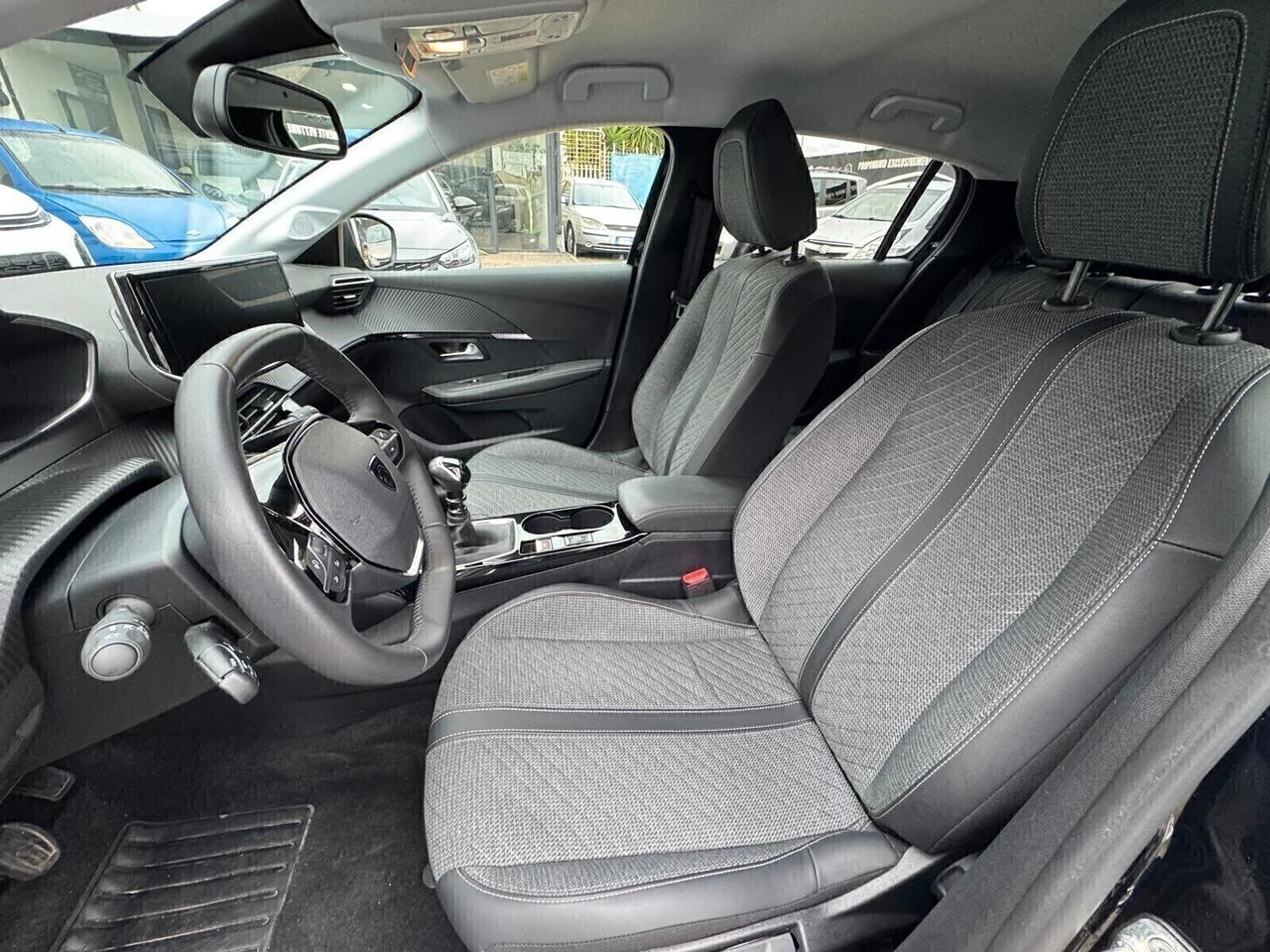 PEUGEOT 208 2025 1.2 BNZ 15000KM 101CV ALLURE