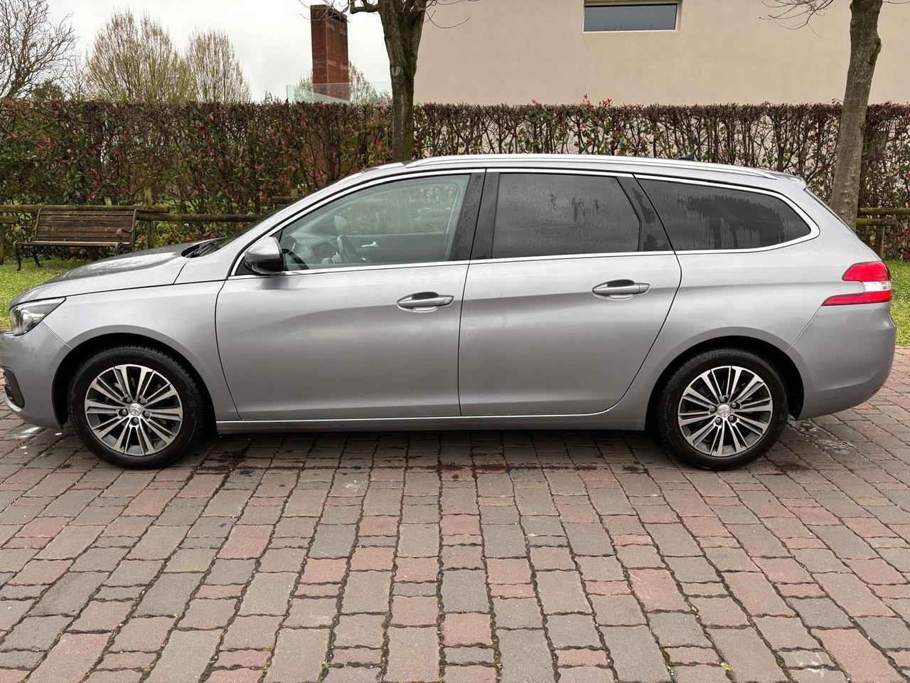 Peugeot 308 diesel 1.5 FULLOPTIONAL