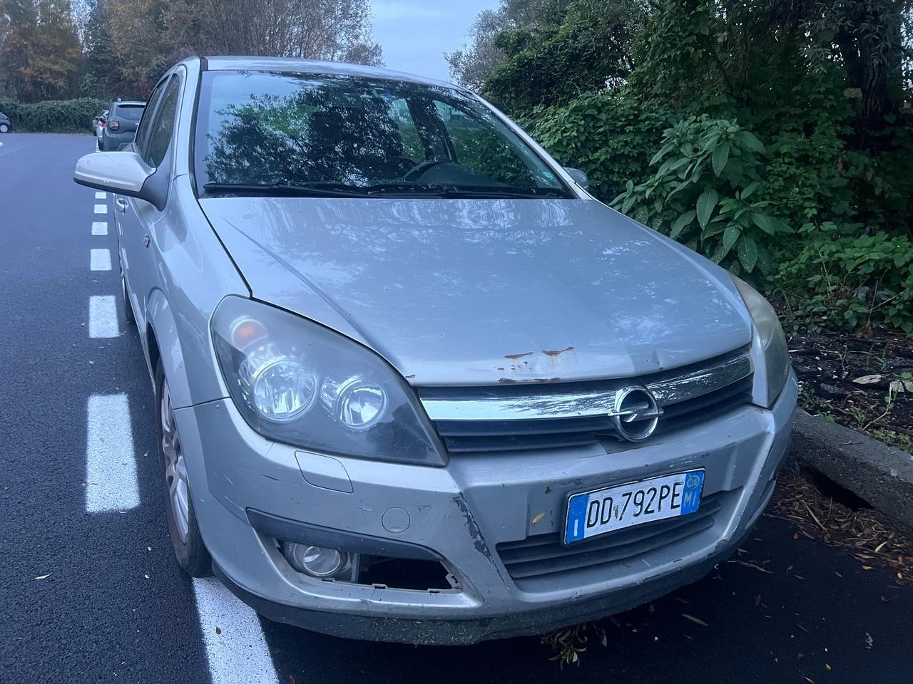 Opel Astra 1.6 16V Twinport 5 porte Cosmo