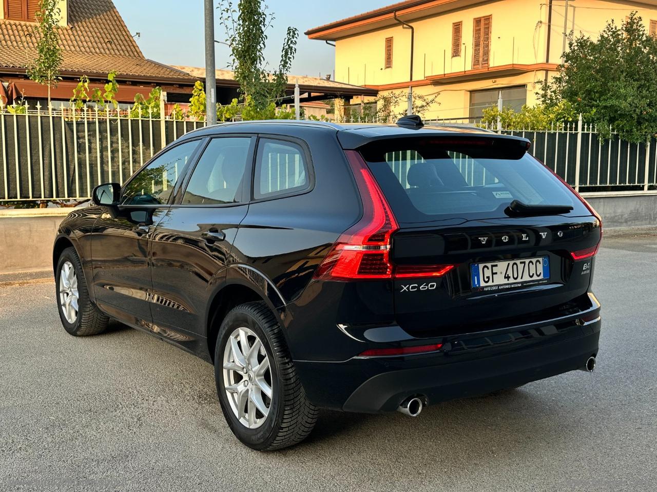 VOLVO XC60 B4 GEARTRONIC MOMENTUM IBRIDO DIESEL/ELETTTICO