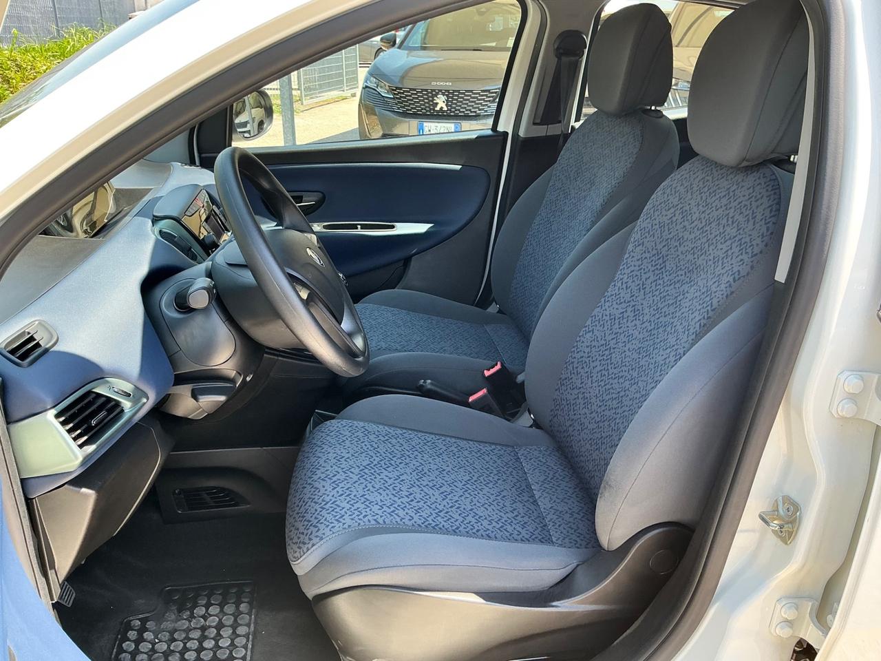 Lancia Ypsilon 1.0 70Cv FireFly Hybrid Gold 5 Posti