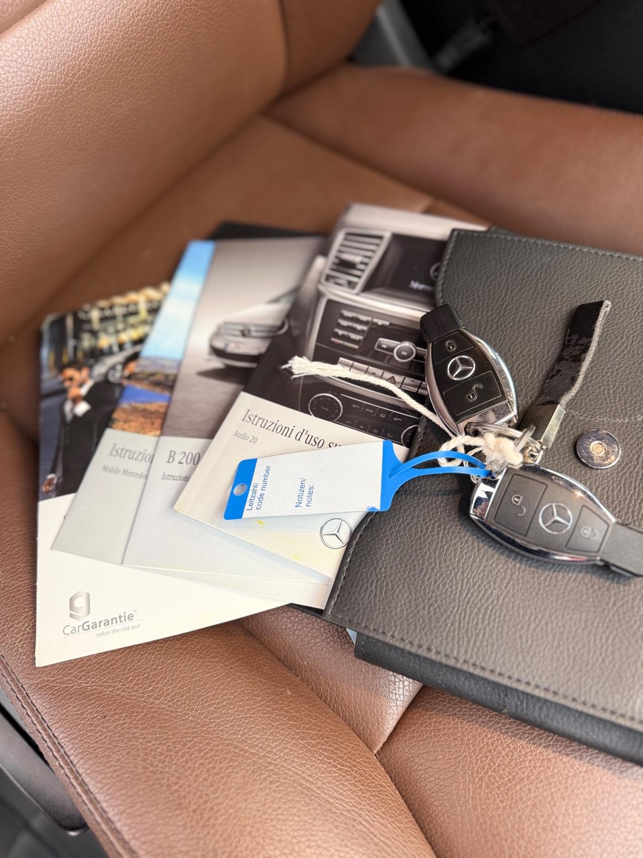 Mercedes-benz B 200 NGD Premium