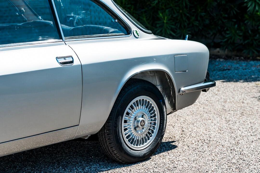 Alfa Romeo 2000 GT Veloce