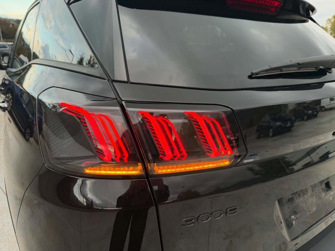 Peugeot 3008 TOTAL BLACK 1.5 Hdi 130CV EAT8