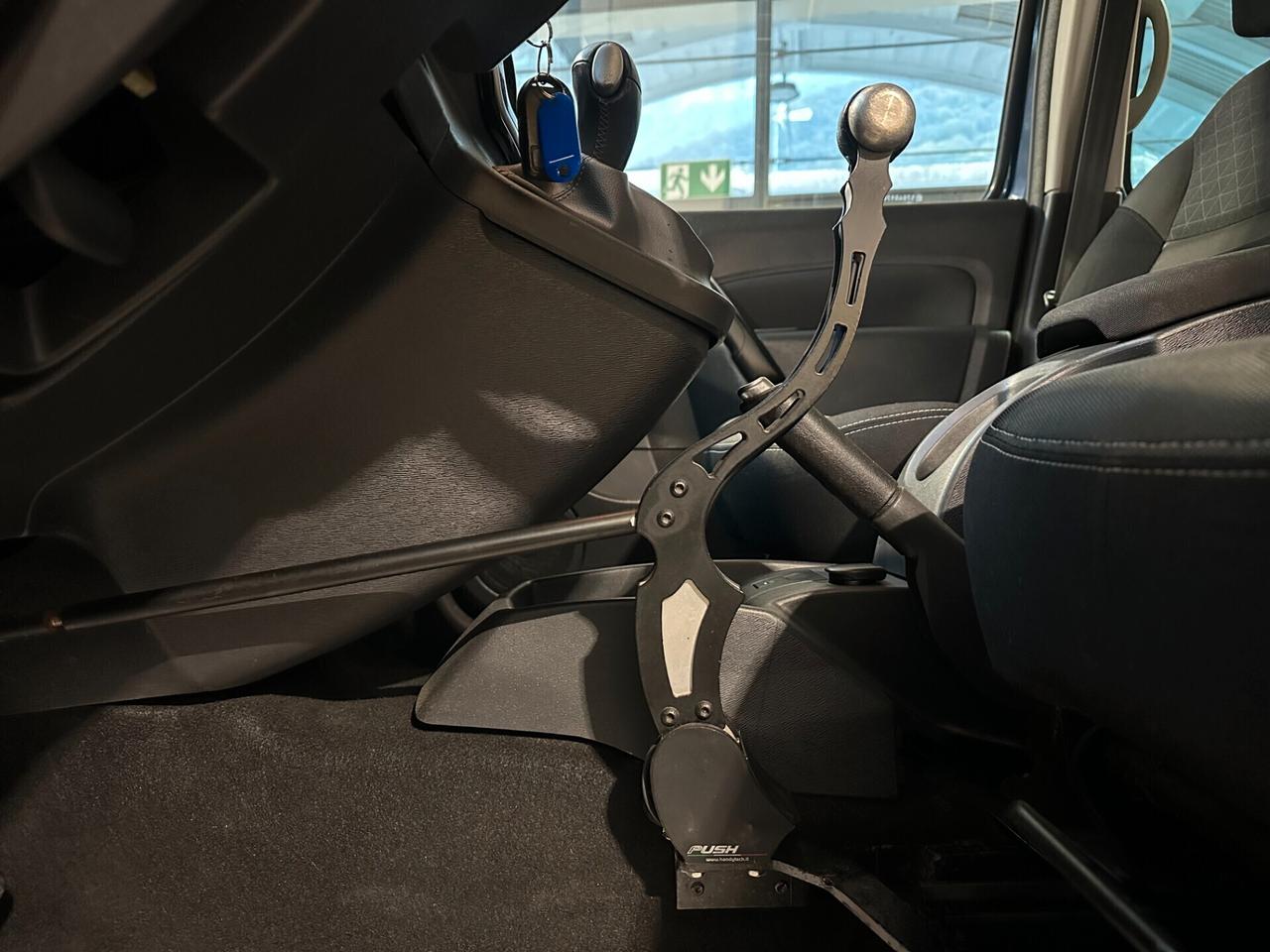 Kangoo 1.2 TCe - TRASPORTO E GUIDA DISABILI