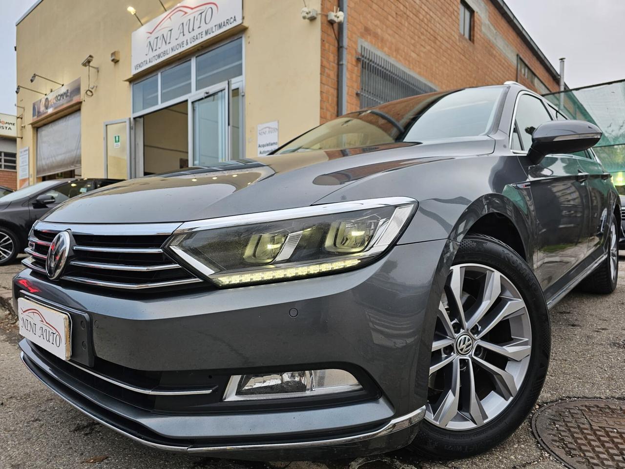 Volkswagen Passat Variant 2.0 TDI 190cv 4Motion*DSG*Navi*Tetto*Bi-Xeno*Cockpit*Euro6*