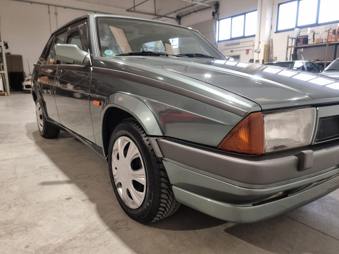 Alfa Romeo 75 2.0i TS 1a serie ASI quadro arancio