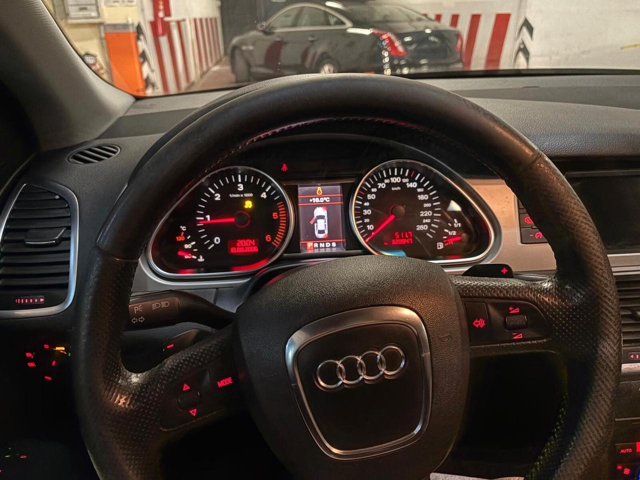 Audi Q7 3.0 V6 TDI 233CV quattro tiptronic