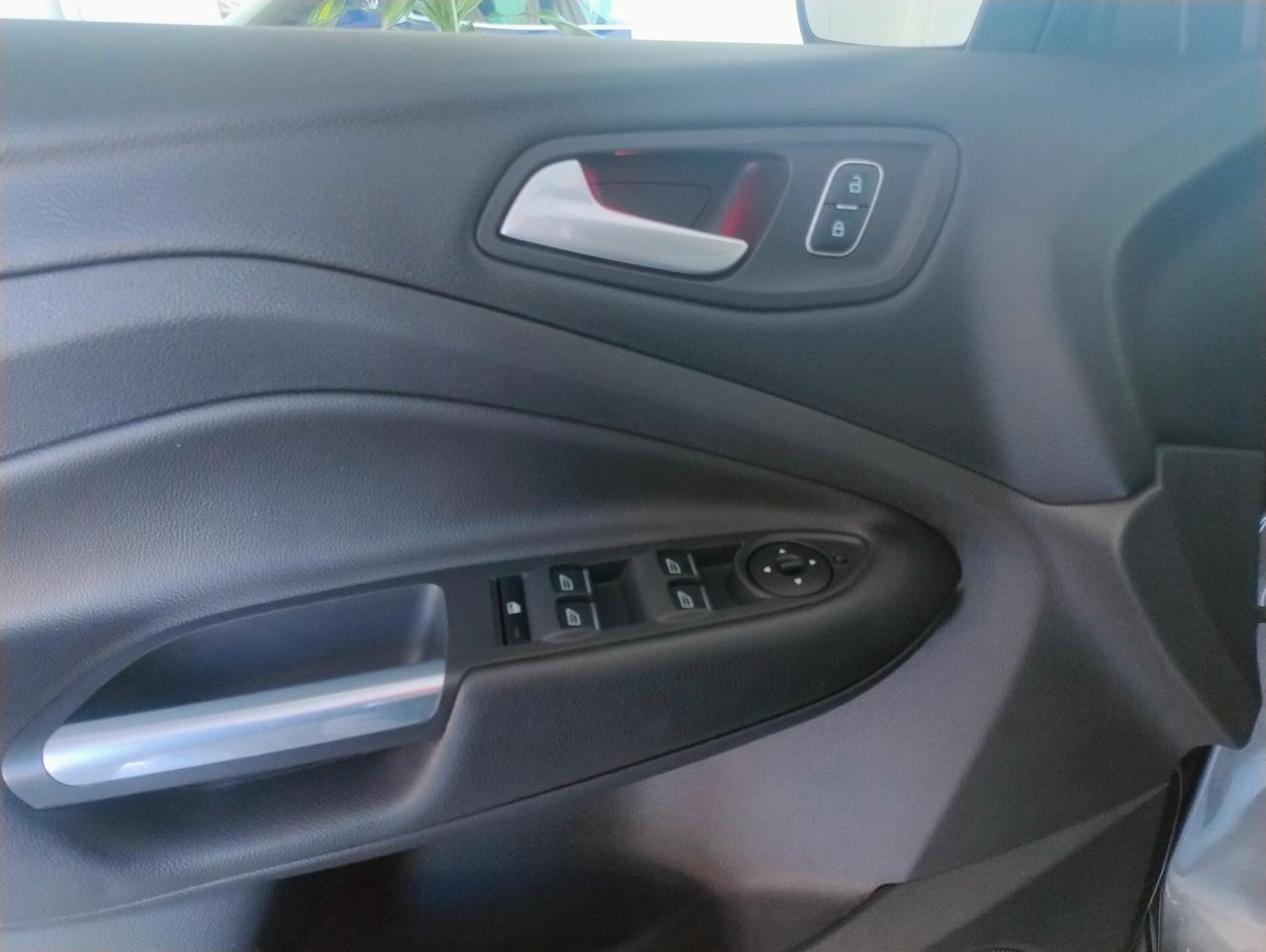 Ford Kuga 1.5 TDCI 120 CV S&S 2WD Titanium
