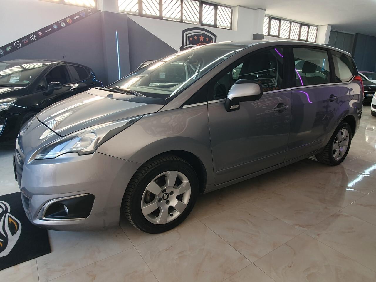 Peugeot 5008 1.6 hdi 115cv Active 2015