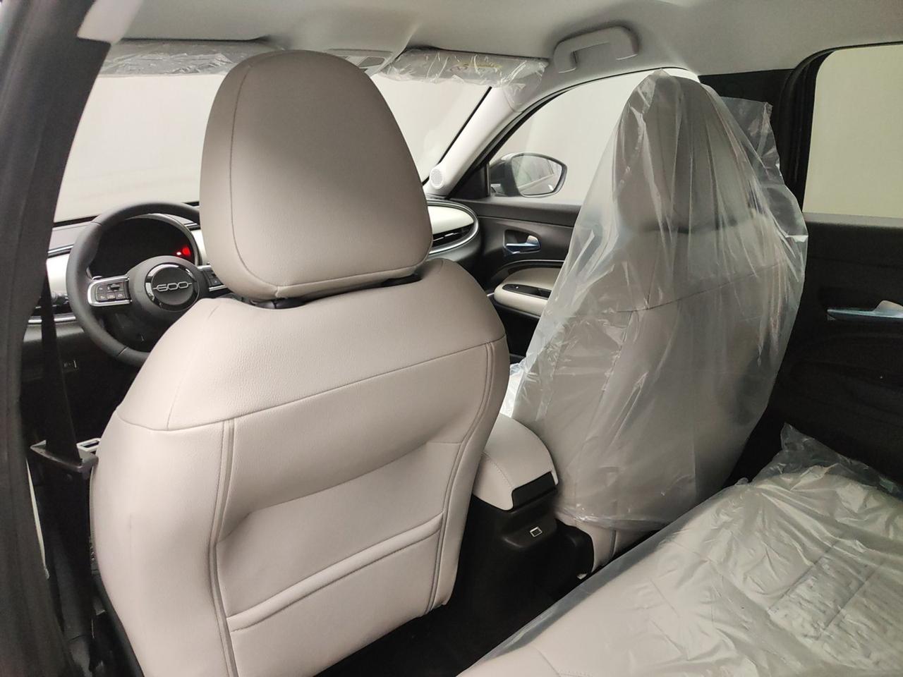 FIAT 600 IV 2023 1.2 MHEV 110CV DCT LA PRIMA