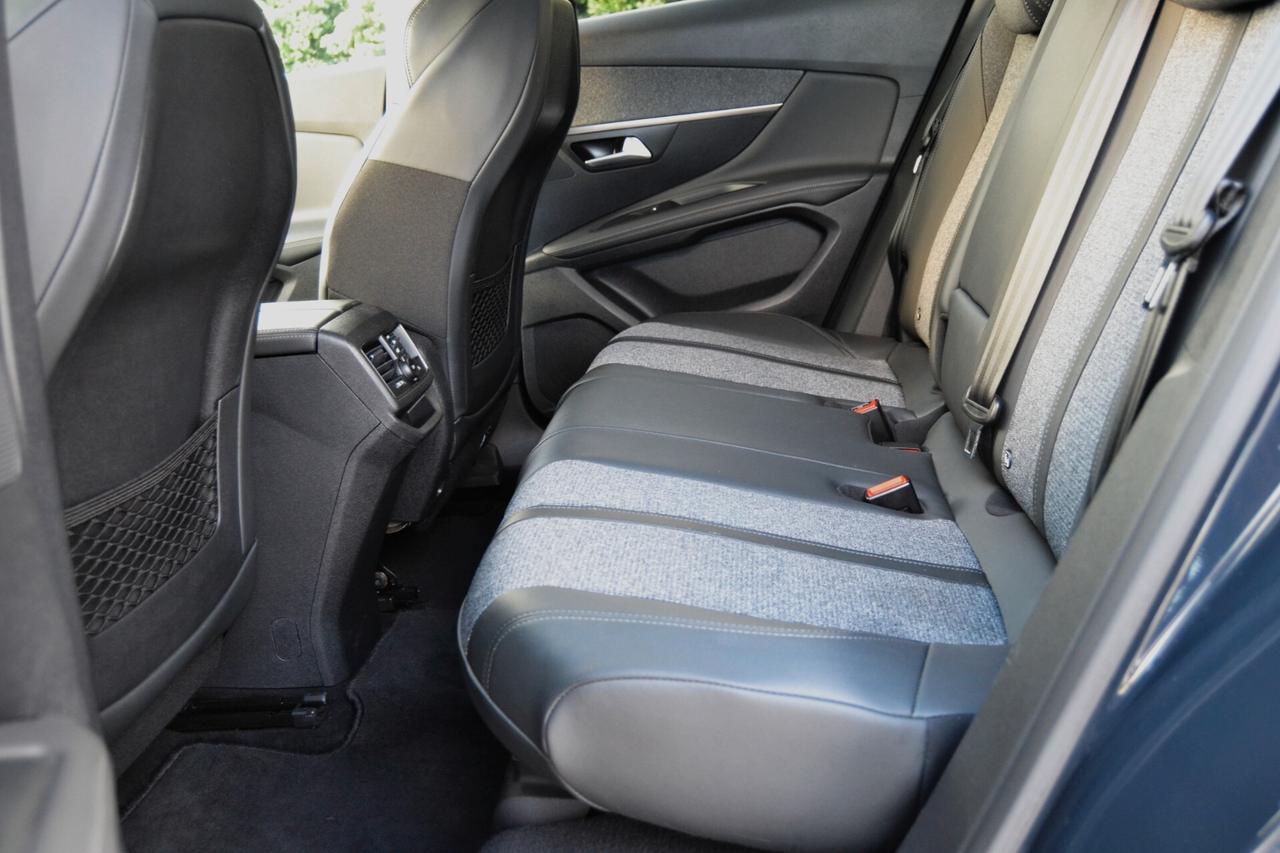 Peugeot 3008 BlueHDi 130 S&S EAT8 Allure