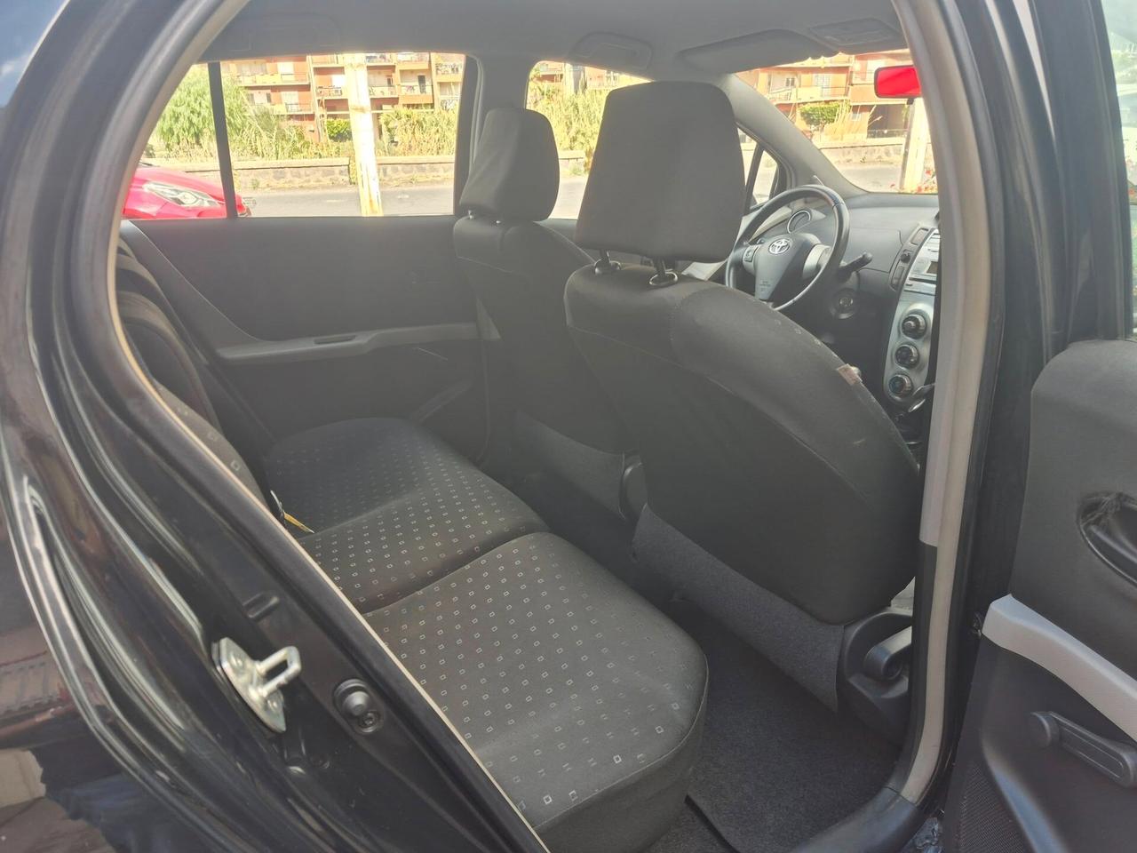 Toyota Yaris 1.0 5 porte Sol