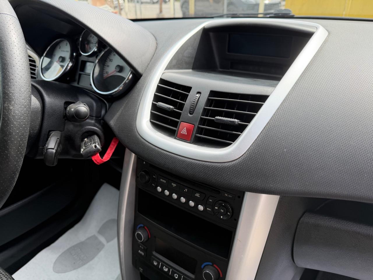 Peugeot 207 1.6 8V HDi 93CV 5p. Allure 2011